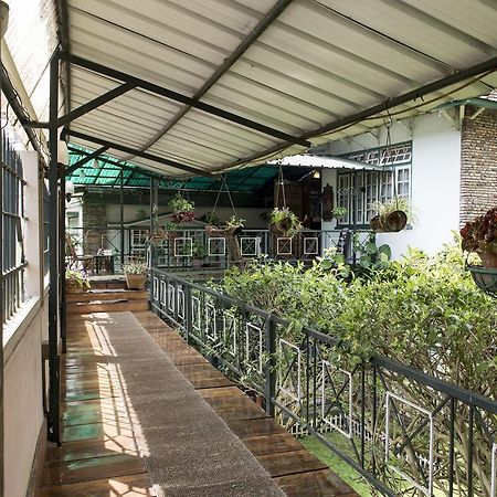 Oyo 2402 Hotel Highwinds Shillong Exterior foto